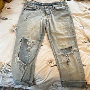 Ripped blue jeans (8)